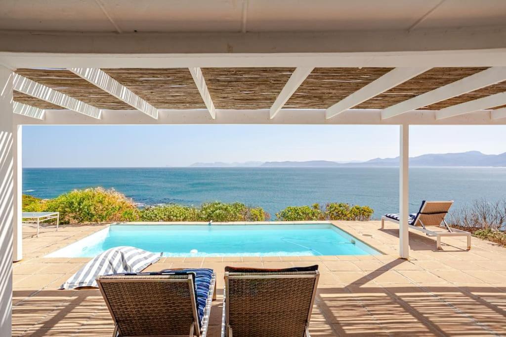 La Petite Baleine Oceanfront Luxury Villa デ・ケルデルス エクステリア 写真