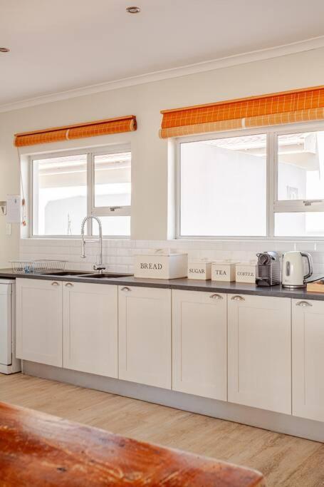 La Petite Baleine Oceanfront Luxury Villa デ・ケルデルス エクステリア 写真
