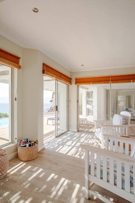 La Petite Baleine Oceanfront Luxury Villa デ・ケルデルス エクステリア 写真