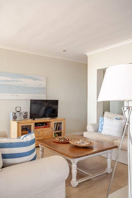 La Petite Baleine Oceanfront Luxury Villa デ・ケルデルス エクステリア 写真