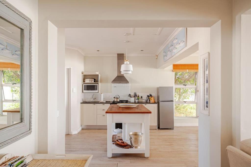 La Petite Baleine Oceanfront Luxury Villa デ・ケルデルス エクステリア 写真