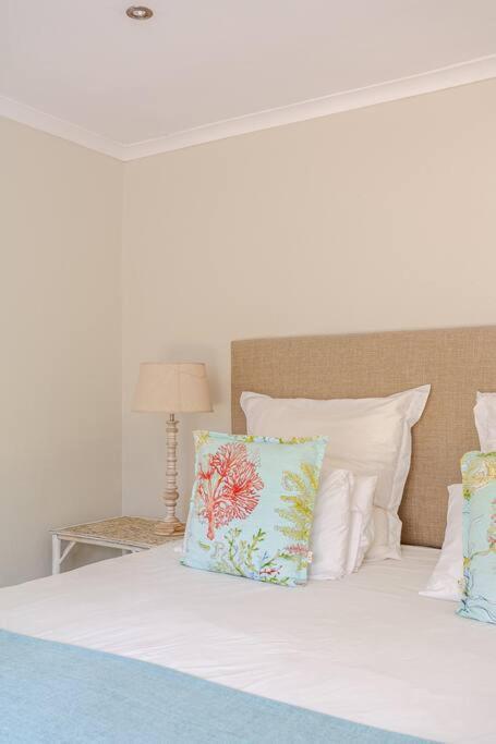 La Petite Baleine Oceanfront Luxury Villa デ・ケルデルス エクステリア 写真