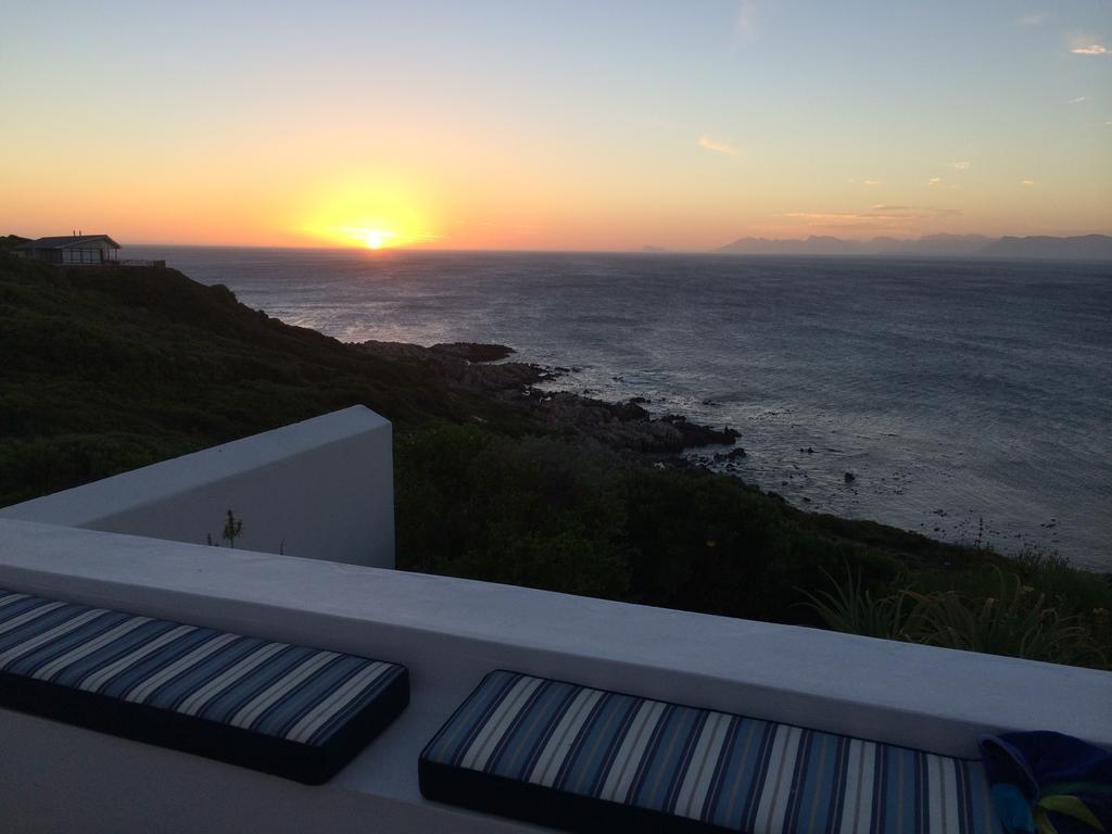 La Petite Baleine Oceanfront Luxury Villa デ・ケルデルス エクステリア 写真